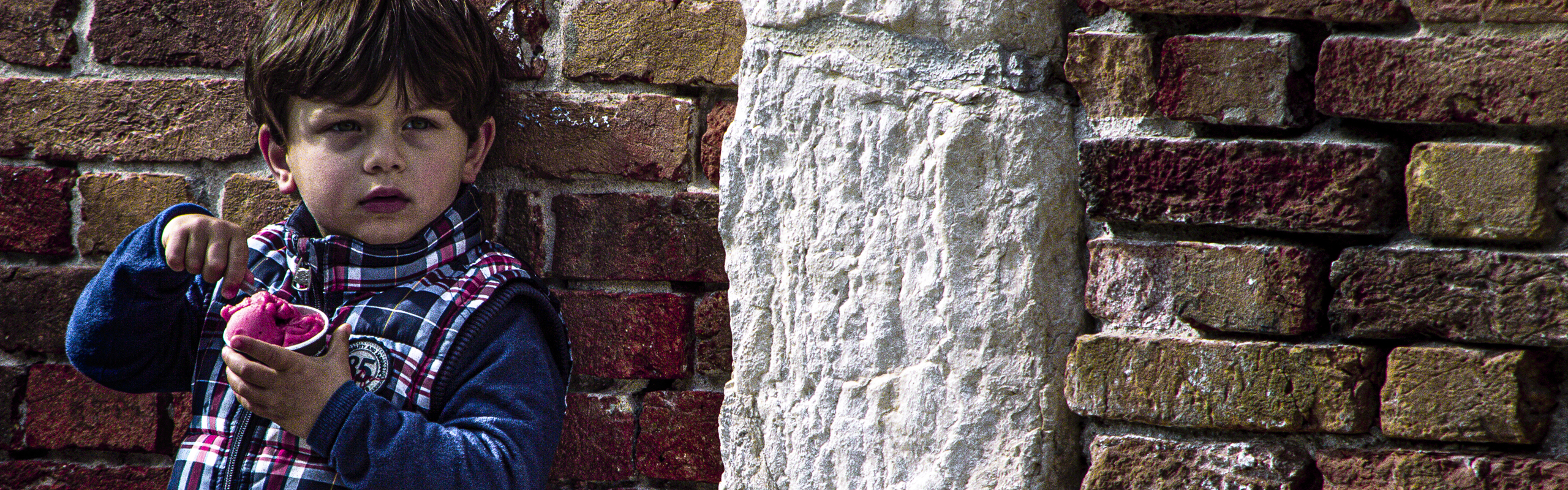 Guga - Art and Director